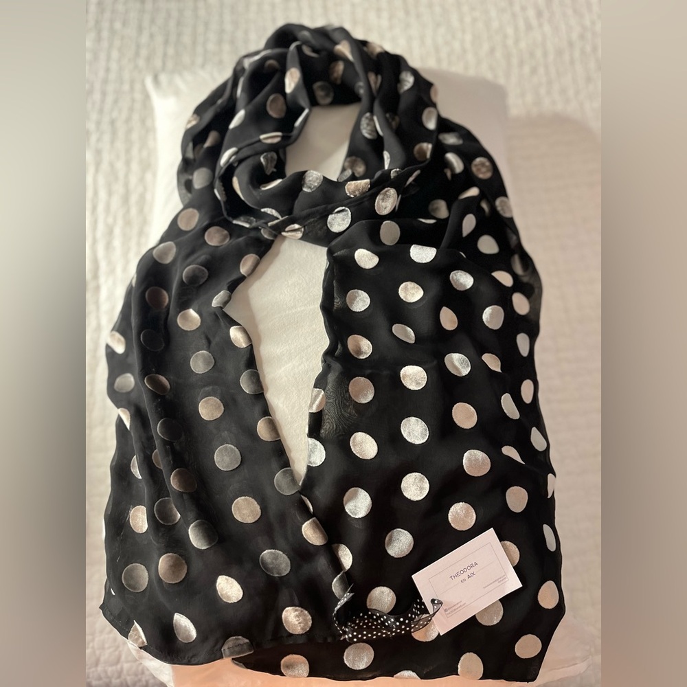 Elegant Velvet Scarf made of the finest Silk & Rayon Velvet